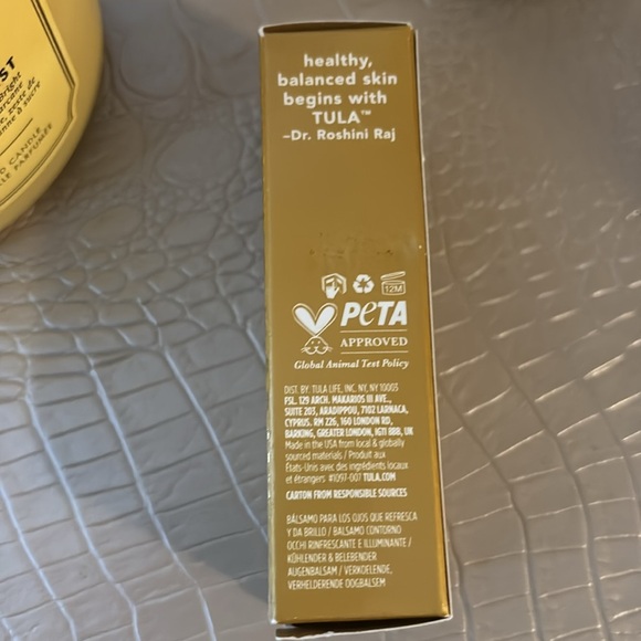 Tula Gold Glow Radiance Eye cooling balm - Picture 13 of 13